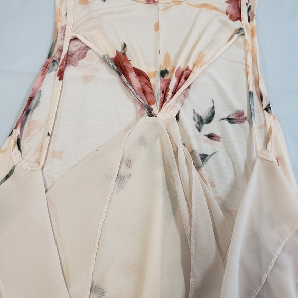 Painted Threads Tank Top Size Medium Floral Open Draped Back Details - Picture 7 of 8